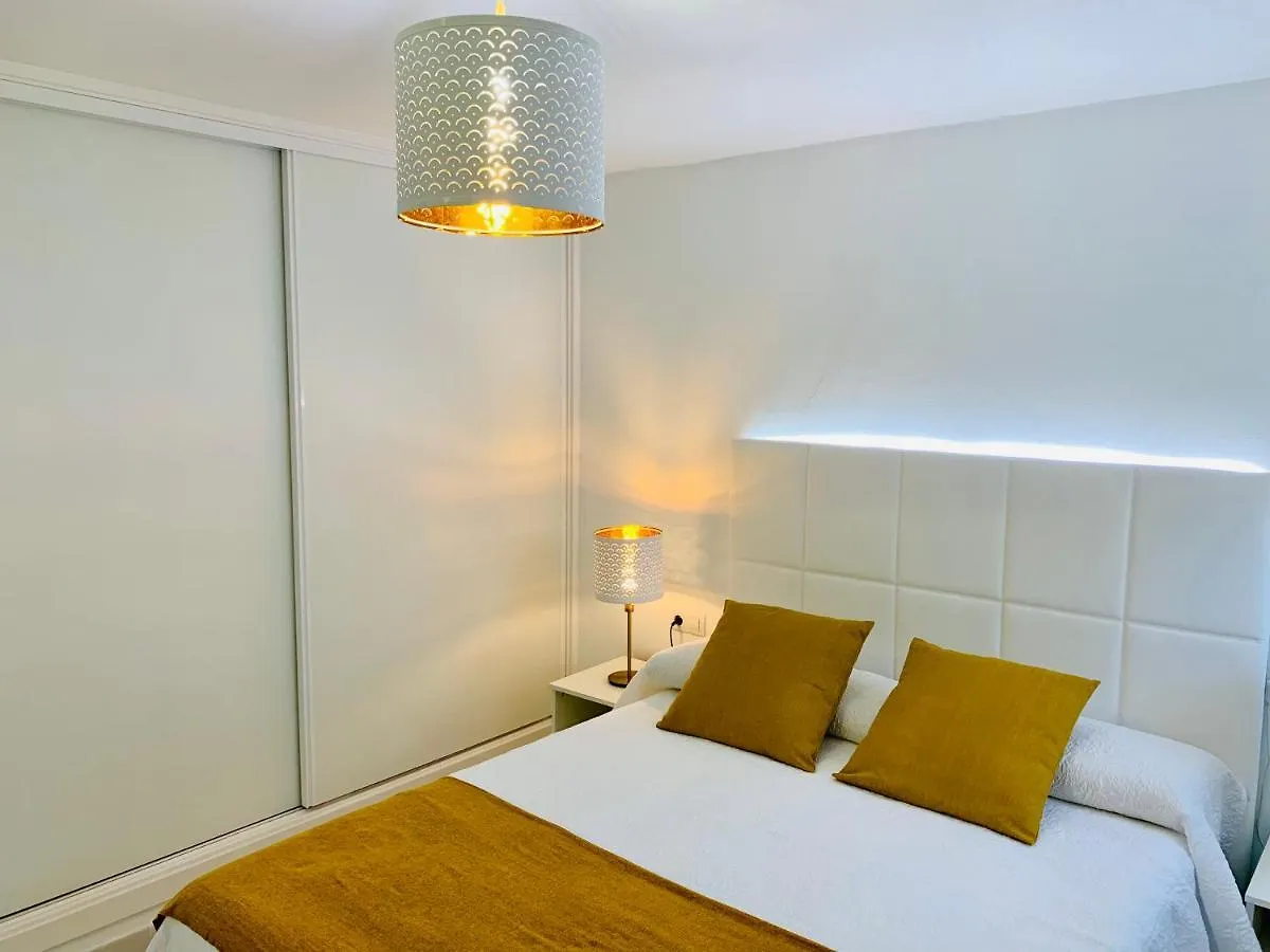 Marina Apartment Tias 0*,